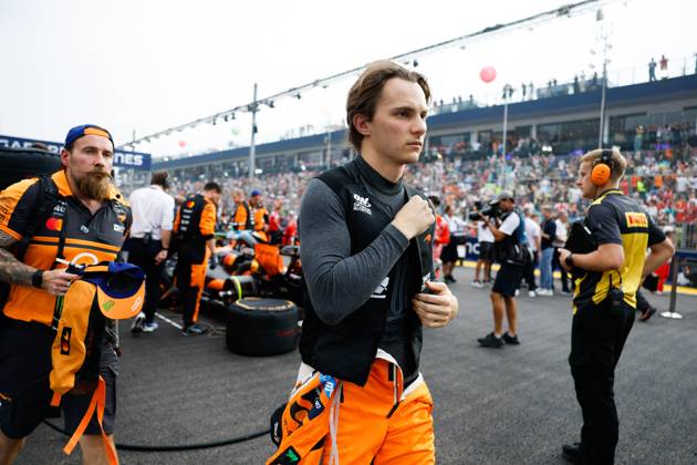 PIASTRI Oscar (aus), McLaren F1 Team MCL40, portrait F1 GP 17 Singapore 2026 F1 GP 17 Singapore 2026 81 PIASTRI Oscar (aus), McLaren F1 Team MCL40, action F1 GP 17 Singapore 2026 Singapore