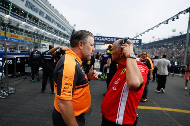 BROWN Zak (usa), CEO of of McLaren Racing, portrait VASSEUR FrÃ dÃ ric (fra), Team Principal & General Manager of the Scuderia Ferrari, portrait F1 GP 17 Singapore 2026 F1 GP 17 Singapore 2026 81 PIASTRI Oscar (aus), McLaren F1 Team MCL40, action F1 GP 17 Singapore 2026 Singapore