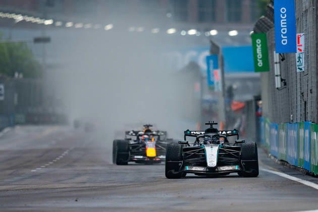 Formula 1 Singapore Airlines Singapore Grand Prix 2026 Levi Erb OVERTAKE MAXPPP - Singapore 10 10 2026 63 RUSSELL George (gbr), Mercedes-AMG PETRONAS Formula One Team, action rain at the Formula 1 Singapore Airlines Singapore Grand Prix 2026, the 16th round of the 2026 FIA Formula 1 World Championship, WM, Weltmeisterschaft at the Marina Bay Street Circuit in Singapore, from 08 to 11 October 2026 Singapore Marina Bay Street Circuit Singapore  Copyright: xOVERTAKE MAXPPPxLevixErbx OVT202610104818 OVT202610104818