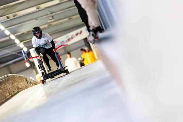 10.10.2026, GER, Bob Bobsport, Saison 26 27, Maenner, Zentrale Leistungspruefung im Bobsport Anschubtest Traditionell haben sich die deutschen Piloten im Bobsport gemeinsam mit ihren Anschiebern in Oberhof zum Kräftemessen getroffen. 98559 Oberhof LOTTO Thüringen EISARENA Oberhof Trainingshalle Startanlage Thüringen Deutschland