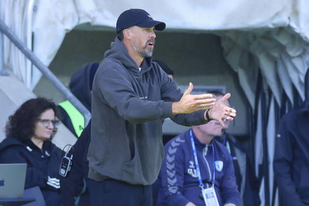 Trainer Sandro Wagner (Hannover 96) schaut enttaeuscht waehrend des spiels der 2. Bundesliga zwischen 1. FC Magdeburg und Hannover 96, Avnet Arena am 10. October 2026 in Magdeburg, Deutschland. (Foto von Marco Steinbrenner DeFodi Images) +++ Trainer Sandro Wagner (Hannover 96) looks dejected during the 2nd Bundesliga match between 1. FC Magdeburg and Hannover 96 at Avnet Arena on October 10, 2026 in Magdeburg, Germany. (Photo by Marco Steinbrenner DeFodi Images) DFB DFL REGULATIONS PROHIBIT ANY USE OF PHOTOGRAPHS AS IMAGE SEQUENCES AND OR QUASI-VIDEO. (Photo by Marco Steinbrenner DeFodi Images) -