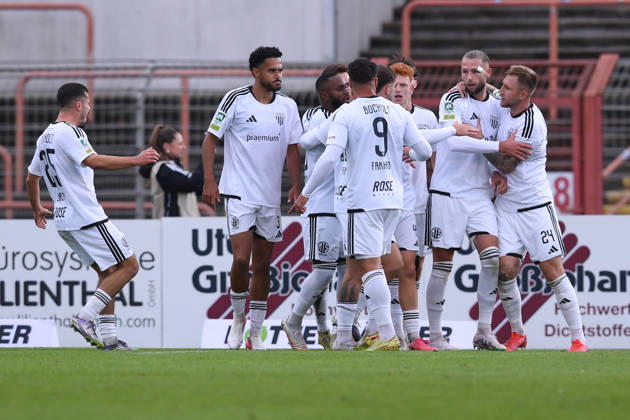 Fußball Regionalliga West 12. Spieltag Rot-Weiß Oberhausen - 1. FC Bocholt am 10.10.2026 im Stadion Niederrhein in Oberhausen Torjubel zum 1:1 durch Dominik Lanius ( Bocholt )