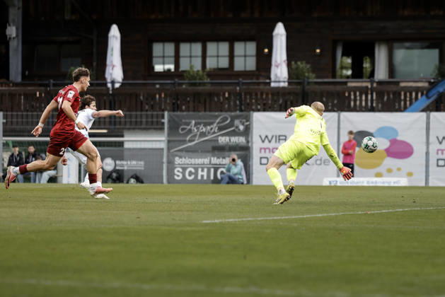 10.10.2026, xhettx, Fussball 3.Liga, SG Sonnenhof Grossaspach - SV Waldhof Mannheim v.l. das 1:1 durch Lovis Bierschenk (SV Waldhof Mannheim, 7)