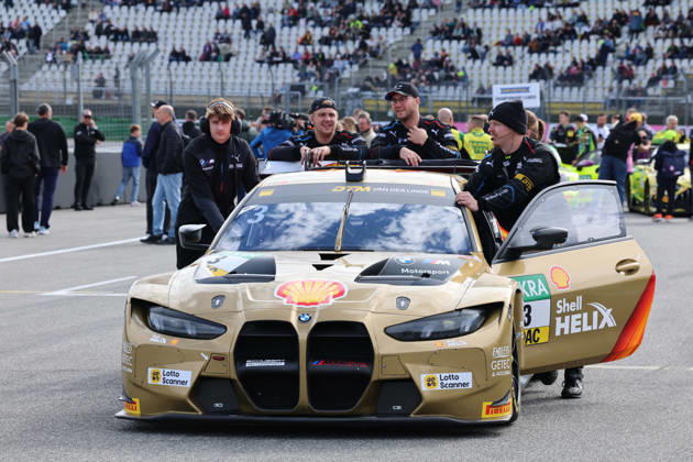 Hockenheim, Deutschland 09.- 11. Oktober 2026: DTM - 2026 - Saisonfinale - Hockenheimring - Samstag Rennen 1 Im Bild: Kelvin van der Linde (RSA 3) Auto wird ins Grid geschoben Hockenheimring Baden Württemberg Copyright: xFotostandx xFWMEDIAx