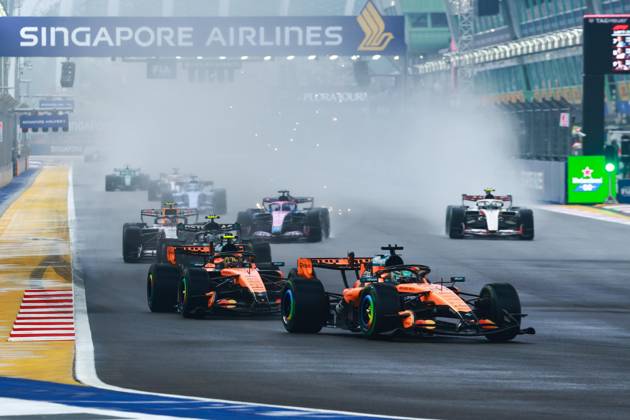 01 NORRIS Lando (gbr), McLaren F1 Team MCL40, action 81 PIASTRI Oscar (aus), McLaren F1 Team MCL40, action F1 GP 17 Singapore 2026 F1 GP 17 Singapore 2026 81 PIASTRI Oscar (aus), McLaren F1 Team MCL40, action F1 GP 17 Singapore 2026 Singapore