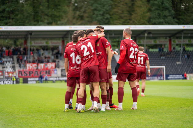 Antonis Aidonis (SG Sonnenhof Großaspach, 15) jubelt mit dem Torschuetzen Luca Molinari (SG Sonnenhof Großaspach, 21) nach seinem Treffer zum 1:0, SG Sonnenhof Großaspach vs. SV Waldhof Mannheim, Fussball, 3. Liga, 8. Spieltag, 10.10.2026, DFB regulations prohibit any use of photographs as image sequences and or quasi-video Aspach Baden-Wuerttemberg Deutschland
