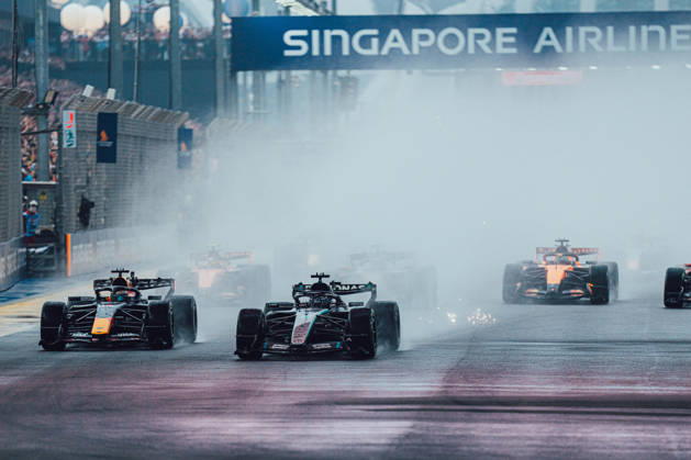 Formula 1 Singapore Airlines Singapore Grand Prix 3Max Verstappen (Oracle Red Bull Racing, 03) 63George Russell (Mercedes AMG Petronas Formula One Team, 63) 16Charles Leclerc (Scuderia Ferrari HP, 16) 44Lewis Hamilton (Scuderia Ferrari HP, 44) 1Lando Norris (McLaren Formula 1 Team, 01 ) 81Oscar Piastri (McLaren Formula 1 Team, 81) in Sprint Race at the Formula 1 Singapore Airlines Singapore Grand Prix 2026 10 10 2026 Copyright: xTomxBaigentx