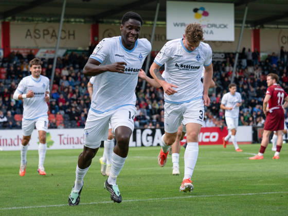 TOR zum 1:2 durch Oluwaseun Ogbemudia (SV Waldhof Mannheim, 14) in der Mitte, Jubel Freude Emotion Teamjubel Gestik Geste GER, Fussball, SG Sonnenhof Grossaspach vs. SV Waldhof Mannheim, 3. Liga, 8. Spieltag, Aspach, Saison 2026 2027, 10.10.2026 GER, Fussball, SG Sonnenhof Grossaspach vs. SV Waldhof Mannheim, 3. Liga, 8. Spieltag, Aspach, Saison 2026 2027, 10.10.2026 Aspach Copyright: xCarstenxSchweringx EP_CSG