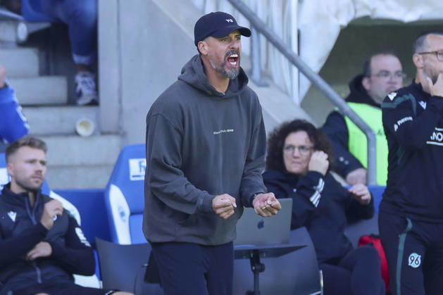 Trainer Sandro Wagner (Hannover 96) schaut enttaeuscht waehrend des spiels der 2. Bundesliga zwischen 1. FC Magdeburg und Hannover 96, Avnet Arena am 10. October 2026 in Magdeburg, Deutschland. (Foto von Marco Steinbrenner DeFodi Images) +++ Trainer Sandro Wagner (Hannover 96) looks dejected during the 2nd Bundesliga match between 1. FC Magdeburg and Hannover 96 at Avnet Arena on October 10, 2026 in Magdeburg, Germany. (Photo by Marco Steinbrenner DeFodi Images) DFB DFL REGULATIONS PROHIBIT ANY USE OF PHOTOGRAPHS AS IMAGE SEQUENCES AND OR QUASI-VIDEO. (Photo by Marco Steinbrenner DeFodi Images) -