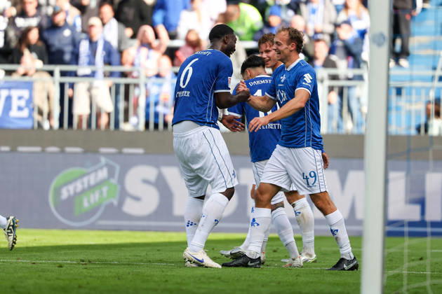 2026.10.10 Fussball 2.Bundesliga SV Darmstadt 98 - Energie Cottbus v.l.,Patric Pfeiffer (SV Darmstadt 98) and Yannik Luehrs (SV Darmstadt 98) seen celebrating after scoring goal to 3:1 Copyright: HMBxMedia JoaquimxFerreira