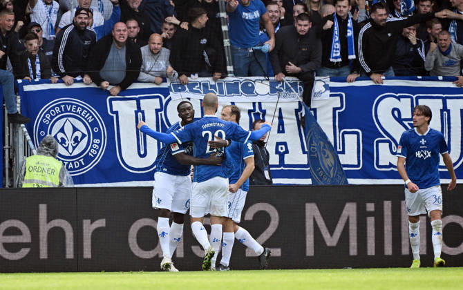 10.10.2026, xjhx, Fussball 2.Bundesliga, SV Darmstadt 98 - Energie Cottbus v.l. Aleksandar Vukotic (SV Darmstadt 98) celebrate the goal, Der Torjubel zum 2:1 (DFL DFB REGULATIONS PROHIBIT ANY USE OF PHOTOGRAPHS as IMAGE SEQUENCES and or QUASI-VIDEO) Darmstadt