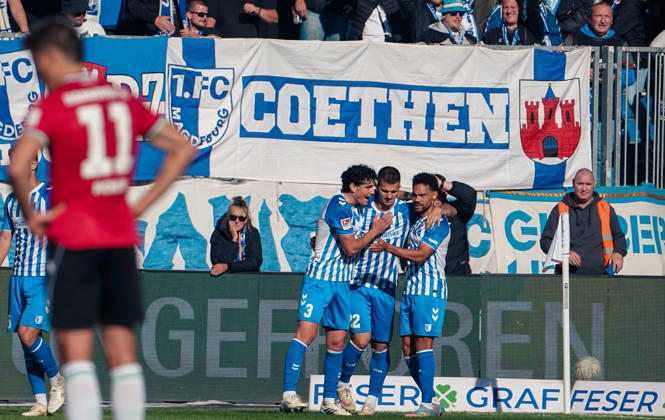 Deutschland: Fussball 2. Bundesliga 2026 2027, 7. Spieltag - 1. FC Magdeburg vs Hannover 96 - Avnet Arena (Magdeburg): Tor und Torjubel zum Mateusz Å»ukowski Mateusz Zukowski (1. FC Magdeburg, 22) Herbert Bockhorn (1. FC Magdeburg, 7) Copyright: xAymanxAlahmedx
