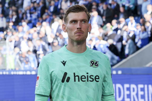 Torhueter Leo Weinkauf (Hannover 96) schaut enttaeuscht waehrend des spiels der 2. Bundesliga zwischen 1. FC Magdeburg und Hannover 96, Avnet Arena am 10. October 2026 in Magdeburg, Deutschland. (Foto von Marco Steinbrenner DeFodi Images) +++ Torhueter Leo Weinkauf (Hannover 96) looks dejected during the 2nd Bundesliga match between 1. FC Magdeburg and Hannover 96 at Avnet Arena on October 10, 2026 in Magdeburg, Germany. (Photo by Marco Steinbrenner DeFodi Images) DFB DFL REGULATIONS PROHIBIT ANY USE OF PHOTOGRAPHS AS IMAGE SEQUENCES AND OR QUASI-VIDEO. (Photo by Marco Steinbrenner DeFodi Images) -