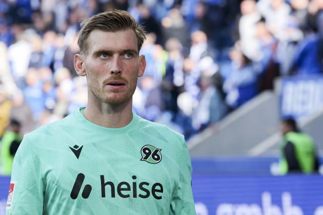 Torhueter Leo Weinkauf (Hannover 96) schaut enttaeuscht waehrend des spiels der 2. Bundesliga zwischen 1. FC Magdeburg und Hannover 96, Avnet Arena am 10. October 2026 in Magdeburg, Deutschland. (Foto von Marco Steinbrenner DeFodi Images) +++ Torhueter Leo Weinkauf (Hannover 96) looks dejected during the 2nd Bundesliga match between 1. FC Magdeburg and Hannover 96 at Avnet Arena on October 10, 2026 in Magdeburg, Germany. (Photo by Marco Steinbrenner DeFodi Images) DFB DFL REGULATIONS PROHIBIT ANY USE OF PHOTOGRAPHS AS IMAGE SEQUENCES AND OR QUASI-VIDEO. (Photo by Marco Steinbrenner DeFodi Images) -