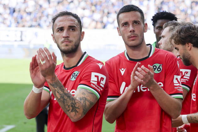 Waniss Taibi (Hannover 96) und Bastian Allgeier (Hannover 96) schauen enttaeuscht waehrend des spiels der 2. Bundesliga zwischen 1. FC Magdeburg und Hannover 96, Avnet Arena am 10. October 2026 in Magdeburg, Deutschland. (Foto von Marco Steinbrenner DeFodi Images) +++ Waniss Taibi (Hannover 96) und Bastian Allgeier (Hannover 96) look dejected during the 2nd Bundesliga match between 1. FC Magdeburg and Hannover 96 at Avnet Arena on October 10, 2026 in Magdeburg, Germany. (Photo by Marco Steinbrenner DeFodi Images) DFB DFL REGULATIONS PROHIBIT ANY USE OF PHOTOGRAPHS AS IMAGE SEQUENCES AND OR QUASI-VIDEO. (Photo by Marco Steinbrenner DeFodi Images) -