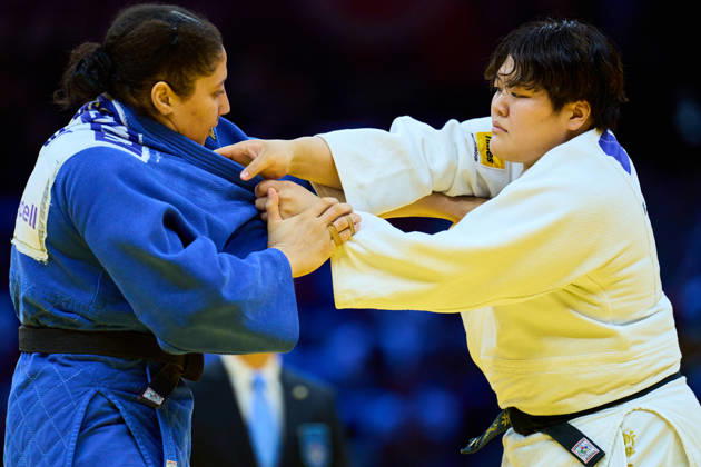(L-R) Soliman Safa (EGY), Mao Arai (JPN), OCTOBER 10, 2026 -Judo : World Judo Championships BAKU2026 Women s +78kg3rd Round match at National Gymnastics Arena in Baku, Azerbaijan.  aflo_354753112 KenxAsakurax