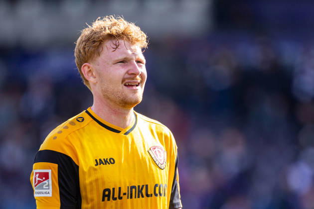 Robert Wagner (SG Dynamo Dresden, 18) reagiert enttaeuscht nach dem 1:1 Unentschieden GER, VfL Osnabrueck vs. SG Dynamo Dresden, Fussball, 2. Bundesliga, 7. Spieltag, Spielzeit 2026 2027, 10.10.2026 DFL Regulations prohibit any use of photographers as image sequences and or quasi-video. GER, VfL Osnabrueck vs. SG Dynamo Dresden, Fussball, 2. Bundesliga, 7. Spieltag, Spielzeit 2026 2027, 10.10.2026 Osnabrueck Copyright: xEibner-Pressefoto JanxRollingerx EP_JSK