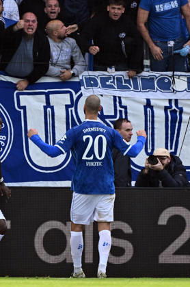 10.10.2026, xjhx, Fussball 2.Bundesliga, SV Darmstadt 98 - Energie Cottbus v.l. Aleksandar Vukotic (SV Darmstadt 98) celebrate the goal, Der Torjubel zum 2:1 (DFL DFB REGULATIONS PROHIBIT ANY USE OF PHOTOGRAPHS as IMAGE SEQUENCES and or QUASI-VIDEO) Darmstadt