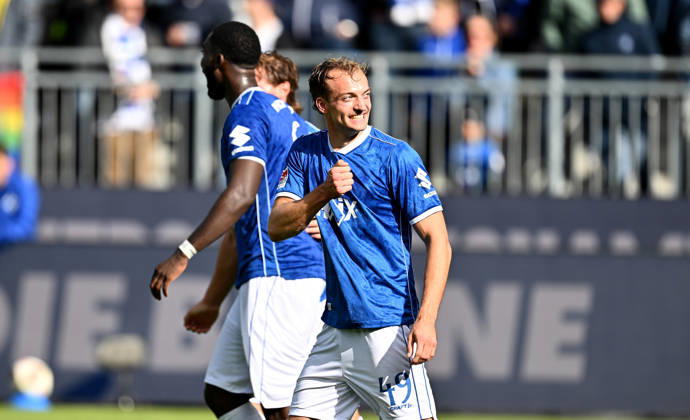 10.10.2026, xfux, Fussball 2.Bundesliga, SV Darmstadt 98 - Energie Cottbus v.l. Torschuetze Torschütze Yannik Lührs Luehrs (SV Darmstadt 98) Torjubel, Jubel, Goal celebration, celebrate the goal zum 3:1 jubelnd bejubelt jubelt jubeln Jubel (DFL DFB REGULATIONS PROHIBIT ANY USE OF PHOTOGRAPHS as IMAGE SEQUENCES and or QUASI-VIDEO) Darmstadt