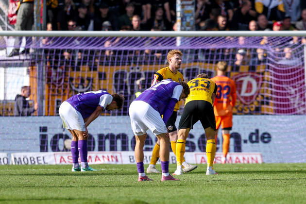 2026.10.10, xkwix, Fußball, 2. Bundesliga, VfL Osnabrück - SG Dynamo Dresden, Stadion an der Bremer Brücke, 7.Spieltag, Saison 2026 2027: Erscheopfte Spieler nach Abpfiff DFB regulations prohibit any use of photographs as image sequences and or quasi-video. Photo: xKamilxWilkowskixPressefotoKochx Niedersachsen Deutschland