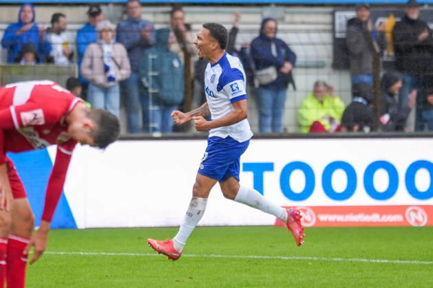 Deutschland: Fussball, 3. Liga, 8. Spieltag, Hänsch-Arena, Meppen, Emsland, Niedersachsen, SV Meppen vs. VfB Stuttgart U21, U 21 VfB Stuttgart II: Jubel Oliver Schmitt (SV Meppen, 7) über sein Tor zum 1:1. Copyright: xMichelxWittex