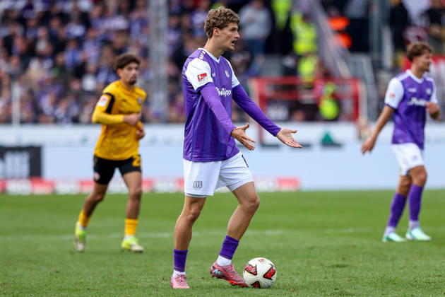 2026.10.10, xkwix, Fußball, 2. Bundesliga, VfL Osnabrück - SG Dynamo Dresden, Stadion an der Bremer Brücke, 7.Spieltag, Saison 2026 2027: Luca Raimund (VfL Osnabrueck 17) enttaeuscht DFB regulations prohibit any use of photographs as image sequences and or quasi-video. Photo: xKamilxWilkowskixPressefotoKochx Niedersachsen Deutschland