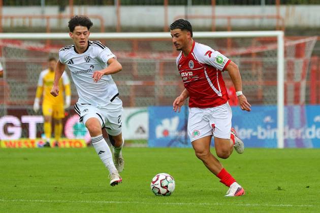 Regionalliga West: Rot-Weiß Oberhausen - 1. FC Bocholt ** NUR FÜR REDAKTIONELLE ZWECKE ** EDITORIAL USE ONLY **<p>Mika Walther, Arda Süne RWO - 1. FC Bocholt Ort: Oberhausen, Stadion Niederrhein Datum: 10.10.2026 Deutschland NRW Oberhausen Copyright: MichaxKorb