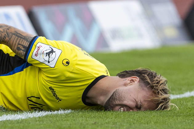 3. Liga, Fortuna Köln - 1. FC Saarbrücken; 10.10.2026 Niko Bretschneider (1. FC Saarbrücken, 28) mit Schmerzen. 3. Liga, Fortuna Köln - 1. FC Saarbrücken, 8. Spieltag, am 10.10.2026, Südstadion, Köln. DFB regulations prohibit any use of photographs as image sequences and or quasi-video Copyright: xBEAUTIFULxSPORTS Meuselx