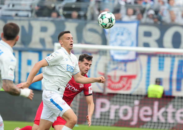 FC Würzburger Kickers- FC Hansa Rostock Würzburg 10.10..2026, Fußball 3.Liga FC Würzburger Kickers - FC Hansa Rostock Kenan Fatkic FC Hansa Rostock Akon Arena Bayern Deutschland