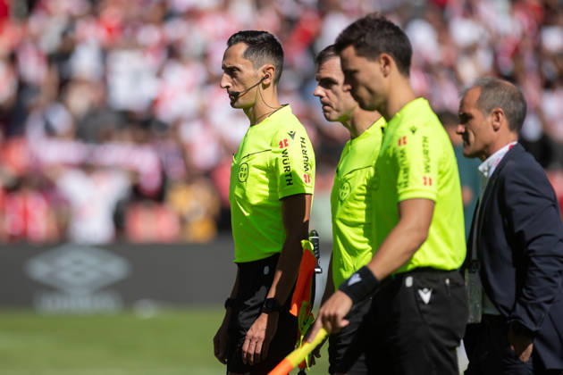 ESP: LaLiga EA Sports Rayo Vallecano v Athletic Club Jose Maria Sanchez Martinez referee during LaLiga EA Sports between Rayo Vallecano v Athletic Club played at Vallecas Stadium in Madrid on October 10, 2026 in Spain Spain Futbol Copyright: xAgenciaxLOFx