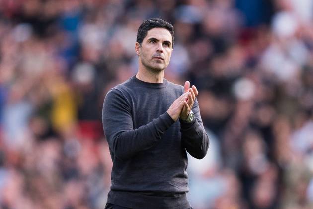 Arsenal Manager Mikel Arteta claps towards fans at full-time Arsenal v Leeds United, Premier League, Football, Emirates Stadium, London, UK - 10 Oct 2026London Emirates Stadium United Kingdom EDITORIAL USE ONLY No use with unauthorised audio, video, data, fixture lists, club league logos or live services. Online in-match use limited to 120 images, no video emulation. No use in betting, games or single club league player publications. Copyright: xWiredxPhotos Shutterstockx 17204325al