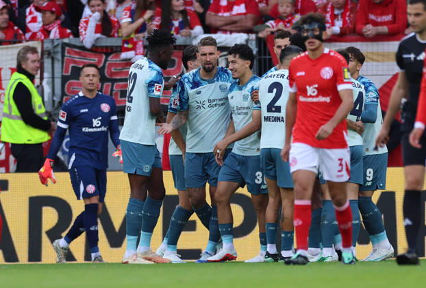 10.10.2026, Fussball Bundesliga, 1. FSV Mainz 05 - Bayer 04 Leverkusen, v.l., Torjubel zum 0:1 durch Robert Andrich (Bayer 04 Leverkusen), Goal celebration, celebrate the goal DFL DFB REGULATIONS PROHIBIT ANY USE OF PHOTOGRAPHS AS IMAGE SEQUENCES AND OR QUASI-VIDEO. xdcx Copyright: HMBxMedia Claus