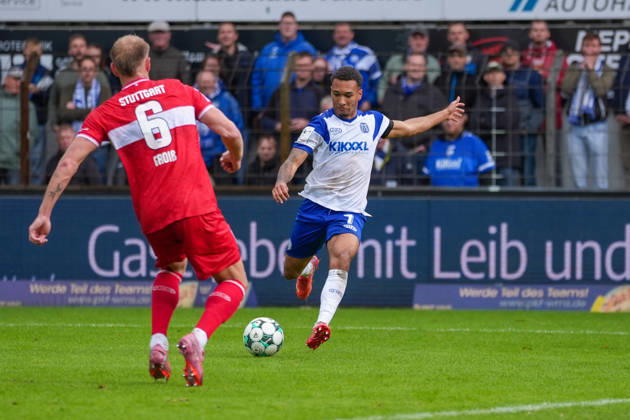 Deutschland: Fussball, 3. Liga, 8. Spieltag, Hänsch-Arena, Meppen, Emsland, Niedersachsen, SV Meppen vs. VfB Stuttgart U21, U 21 VfB Stuttgart II: Schuss Oliver Schmitt (SV Meppen, 7) Copyright: xMichelxWittex