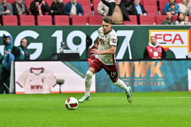 AUGSBURG, GERMANY; 10. OCTOBER: Robin FELLHAUER (FC Augsburg 19) scores the goal to makes 1-0 Tor Torschuetze Freude Happy during the Bundesliga Match between FC Augsburg vs. FC Bayern Munich at Matchday 5 at WWK-Arena DFL REGULATIONS PROHIBIT ANY USE OF PHOTOGRAPHS AS IMAGE SEQUENCES AND OR QUASI-VIDEO Copyright: xBEAUTIFULxSPORTS Goldbergx