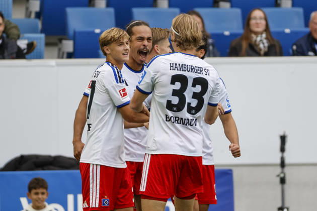 Torjubel Hamburger SV beim 0:1 durch Yussuf Poulsen (Hamburger SV, 15), Freude, Begeisterung, positive Emotionen, Torerfolg , Deutschland, Fussball, 1. Bundesliga, 5.Spieltag, 2026 2027, TSG Hoffenheim vs. Hamburger SV, 10.10.2026, Sinsheim SNP Arena Deutschland Copyright: xGrantxHubbsx