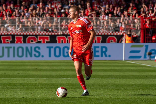 Deutschland: Fussball 1. Bundesliga, 5. Spieltag 2026 2027, 1.FC Union Berlin - SV Elversberg am 10.10.2026 in Berlin (Stadion An der Alten Försterei): Tom Rothe (1. FC Union Berlin, 15) am Ball Copyright: xSvenxHeidmannx