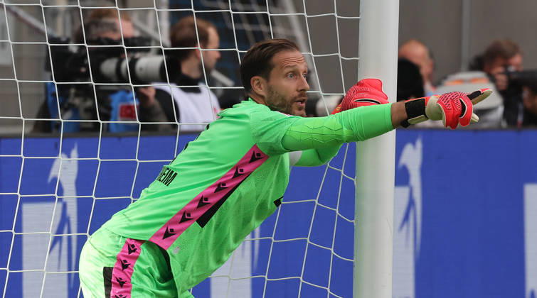 Sinsheim , Fußball Bundesliga TSG 1899 Hoffenheim vs. Hamburger SV , Oliver baumann ( Hoff )