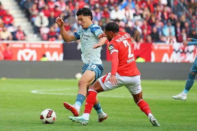 Mainz, Deutschland 10. Oktober 2026: 1. Bundesliga - 2026 2027 - 5. Spieltag - 1. FSV Mainz 05 gegen Bayer 04 Leverkusen Im Bild: v. li. im Zweikampf Ibrahim Maza (B04) gegen Phillipp Mwene (M05). DFL regulations prohibit any use of photographs as image sequences and or quasi-video Mewa Arena Rheinland - Pfalz Copyright: xFotostandx xRacochax