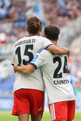 10.10.2026, xtvx, Fussball 1.Bundesliga, TSG 1899 Hoffenheim - Hamburger SV v.l. Goal scored, Tor zum 0:1 Yussuf Poulsen (Hamburger SV) Torjubel, Goal celebration, celebrate the goal, celebrates scoring Yussuf Poulsen (Hamburger SV) Nicolas Capaldo (Hamburger SV) (DFL DFB REGULATIONS PROHIBIT ANY USE OF PHOTOGRAPHS as IMAGE SEQUENCES and or QUASI-VIDEO) Sinsheim