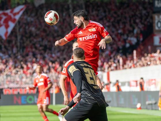 Fußball, Herren, Saison 2026 2027, 1. Bundesliga (5. Spieltag), 1. FC Union Berlin - SV 07 Elversberg, Kastriot Imeri (oben 1. FC Union Berlin), Luca Sirch (SV Elversberg), 10.10.2026, Copyright: xMatthiasxKochx