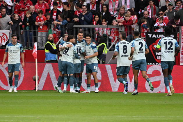 10.10.2026, xsltx, Fussball 1.Bundesliga, FSV Mainz 05 - Bayer 04 Leverkusen v.l. Torjubel nach dem Tor zum celebrating the goal celebrate 0:2 durch Patrik Schick (Bayer 04 Leverkusen) (DFL DFB REGULATIONS PROHIBIT ANY USE OF PHOTOGRAPHS as IMAGE SEQUENCES and or QUASI-VIDEO) Mainz