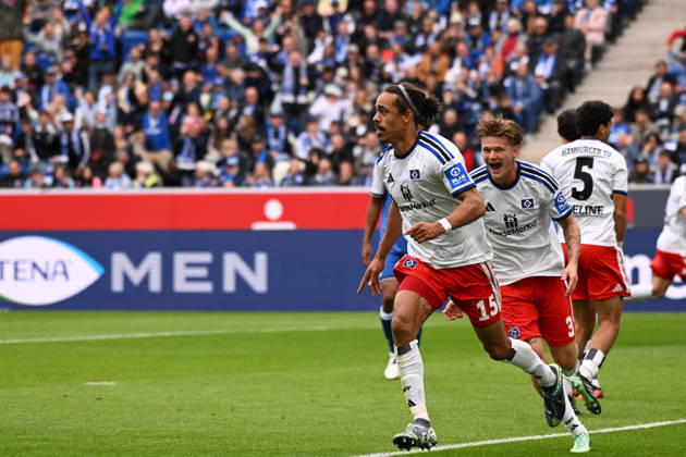 Torjubel des Torschützen Yussuf Poulsen (Hamburger SV). xettx, Deutschland, Sinsheim, 10.10.2026, Fussball, Bundesliga: TSG 1899 Hoffenheim vs Hamburger SV, Saison 2026 2027, 5. Spieltag, SNP Arena DFL DFB REGULATIONS PROHIBIT ANY USE OF PHOTOGRAPHS AS IMAGE SEQUENCES AND OR QUASI-VIDEO.