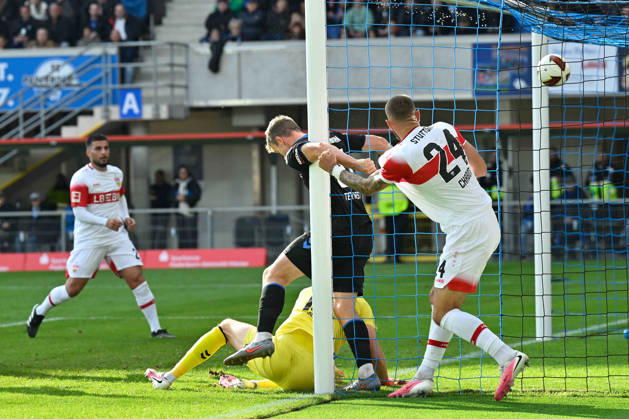 Paderborn, Home-Deluxe-Arena, 10.10.26, GER, Herren, 1.Bundesliga, Saison 2026-2027, SC Paderborn 07 - VfB Stuttgart Bild: Julian CHABOT (Stuttgart) macht das Tor zum 0:1 DFL regulations prohibit any use of photographs as image sequences and or quasi-video. Nordrhein-Westfalen Deutschland