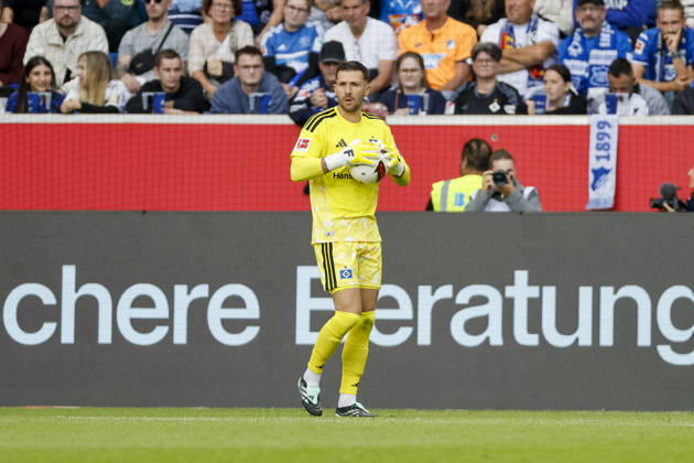 Daniel Heuer Fernandes (Hamburger SV, 01) am Ball , Deutschland, Fussball, 1. Bundesliga, 5.Spieltag, 2026 2027, TSG Hoffenheim vs. Hamburger SV, 10.10.2026, Sinsheim SNP Arena Deutschland Copyright: xGrantxHubbsx