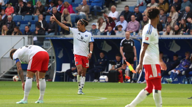 10.10.2026, xrekx, Fussball 1.Bundesliga, TSG 1899 Hoffenheim - Hamburger SV v.l. Torjubel nach dem Tor zum celebrating the goal celebrate 0:1 durch Yussuf Poulsen (Hamburger SV) (DFL DFB REGULATIONS PROHIBIT ANY USE OF PHOTOGRAPHS as IMAGE SEQUENCES and or QUASI-VIDEO) Sinsheim