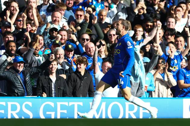 Jordan Henderson of Chelsea celebrates after scoring a goal (1-0) Chelsea v Bournemouth, Premier League, Football, Stamford Bridge, London, UK - 10 Oct 2026London Stamford Bridge United Kingdom EDITORIAL USE ONLY No use with unauthorised audio, video, data, fixture lists, club league logos or live services. Online in-match use limited to 120 images, no video emulation. No use in betting, games or single club league player publications. Copyright: xSimonxDael Shutterstockx 17206021o