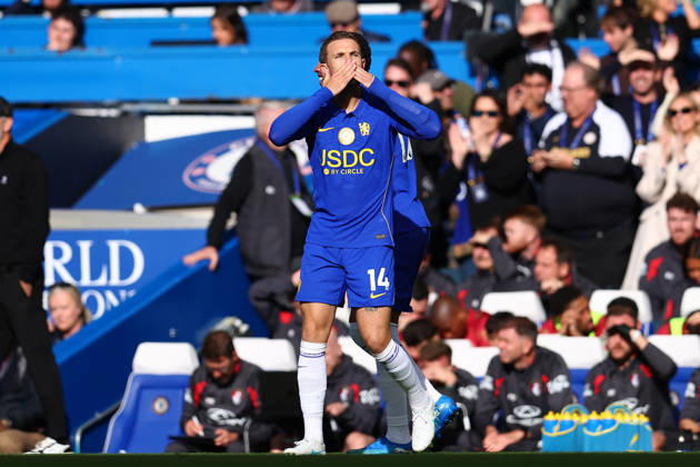 London, England, 10th October 2026. Jordan Henderson of Chelsea celebrates after scoring to make it 1-0 during the Chelsea vs AFC Bournemouth Premier League match at Stamford Bridge, London. Picture credit should read: Paul Terry Sportimage EDITORIAL USE ONLY. No use with unauthorised audio, video, data, fixture lists, club league logos or live services. Online in-match use limited to 120 images, no video emulation. No use in betting, games or single club league player publications. SPI_012_PT_Chelsea_Bournemouth SPI-5060-0012