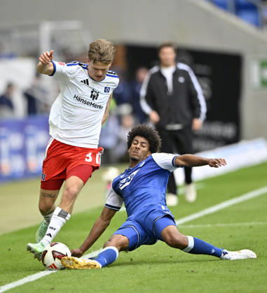 Zweikampf, Aktion Bernardo TSG 1899 Hoffenheim (13) gegen David Moeller Wolfe Hamburger SV HSV (03) TSG 1899 Hoffenheim vs Hamburger SV HSV 10.10.2026 DFL REGULATIONS PROHIBIT ANY USE OF PHOTOGRAPHS AS IMAGE SEQUENCES AND OR QUASI-VIDEO TSG 1899 Hoffenheim vs Hamburger SV HSV