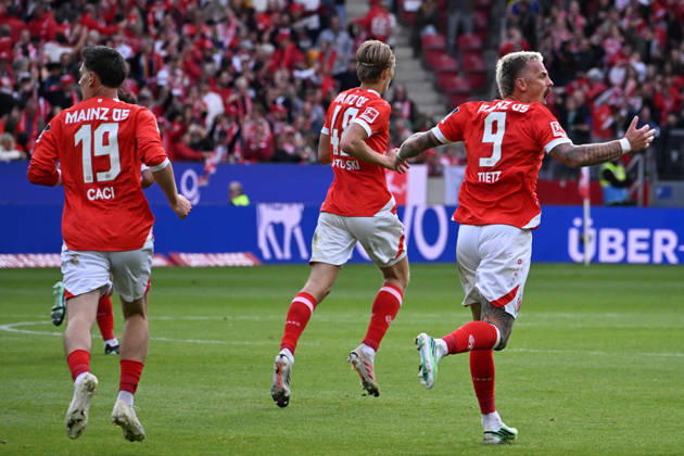 10.10.2026, xsltx, Fussball 1.Bundesliga, FSV Mainz 05 - Bayer 04 Leverkusen v.l. Torjubel nach dem Tor zum celebrating the goal celebrate 1:2 durch Anthony Caci (FSV Mainz 05) (DFL DFB REGULATIONS PROHIBIT ANY USE OF PHOTOGRAPHS as IMAGE SEQUENCES and or QUASI-VIDEO) Mainz