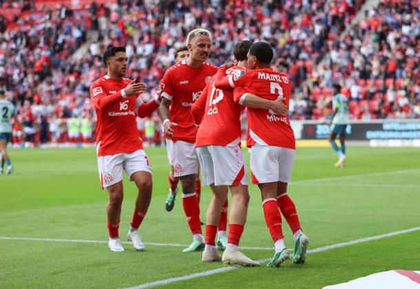 10.10.2026, Fussball Bundesliga, 1. FSV Mainz 05 - Bayer 04 Leverkusen, v.l., Torjubel zum 2:2 durch Anthony Caci (FSV Mainz 05), Goal celebration, celebrate the goal DFL DFB REGULATIONS PROHIBIT ANY USE OF PHOTOGRAPHS AS IMAGE SEQUENCES AND OR QUASI-VIDEO. xdcx Copyright: HMBxMedia Claus